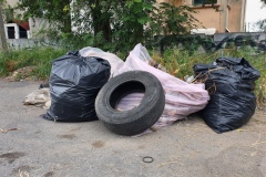 Pytle s odpadky na ulicích